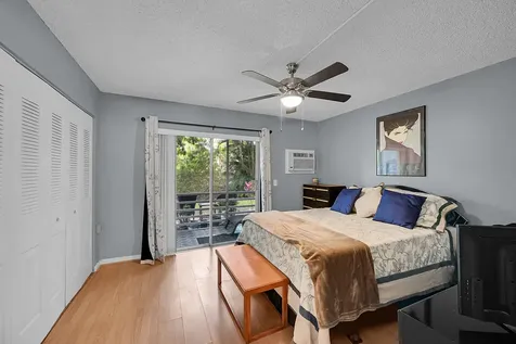 371 Durham L Circle Deerfield Beach FL 33442