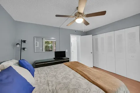 371 Durham L Circle Deerfield Beach FL 33442