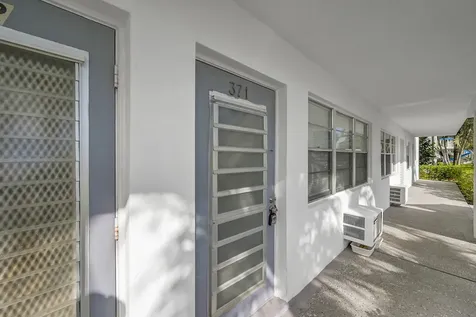 371 Durham L Circle Deerfield Beach FL 33442
