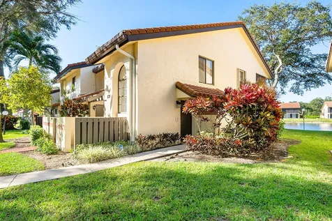 10423 S Circle Lake Drive Boynton Beach FL 33437