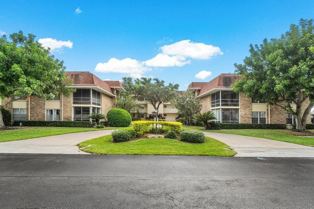 5510 Tamberlane Circle Palm Beach Gardens FL 33418