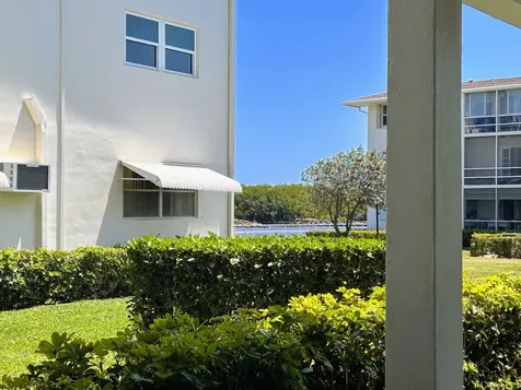 450 Horizons E Boynton Beach FL 33435