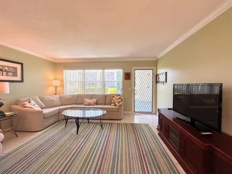 450 Horizons E Boynton Beach FL 33435