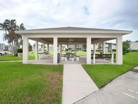 450 Horizons E Boynton Beach FL 33435
