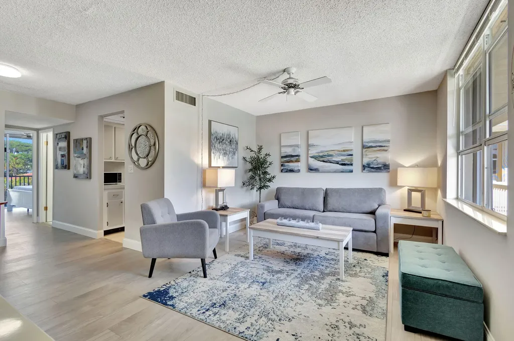 1131 SE 4th Street Boynton Beach FL 33435