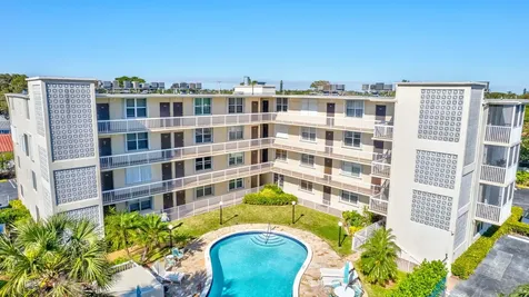 1131 SE 4th Street Boynton Beach FL 33435