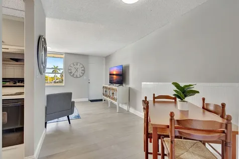 1131 SE 4th Street Boynton Beach FL 33435