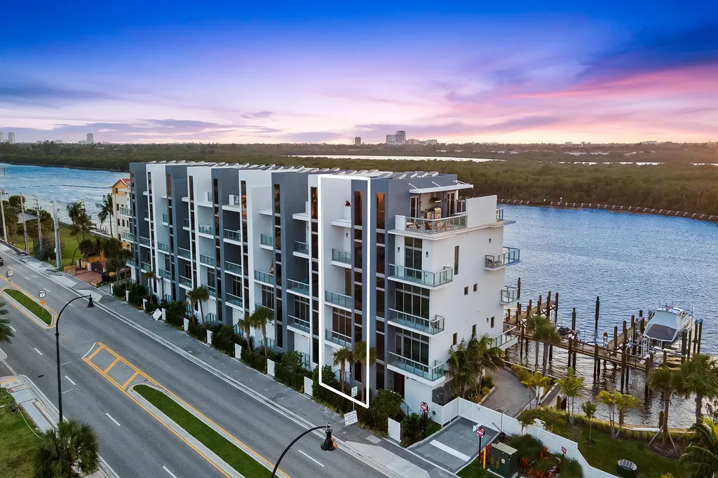 2880 N Ocean Drive Hollywood FL 33019
