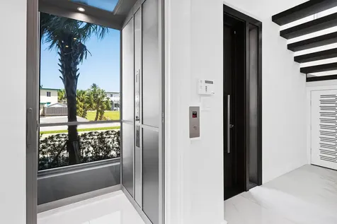 2880 N Ocean Drive Hollywood FL 33019