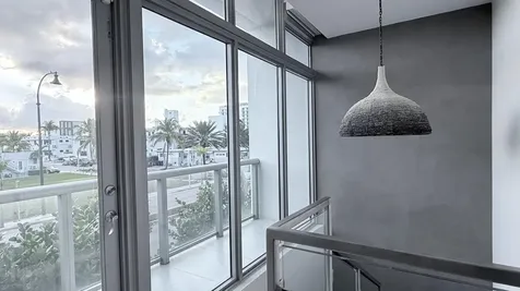 2880 N Ocean Drive Hollywood FL 33019