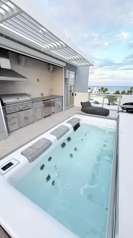 2880 N Ocean Drive Hollywood FL 33019