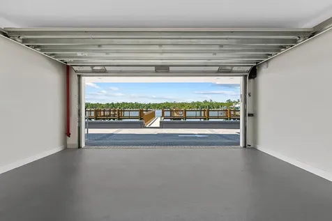 2880 N Ocean Drive Hollywood FL 33019