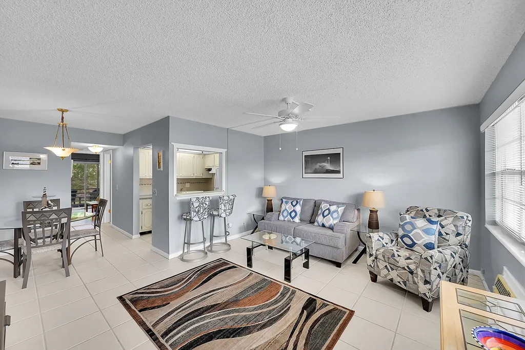 371 Durham L Circle Deerfield Beach FL 33442