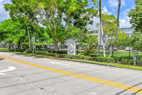 371 Durham L Circle Deerfield Beach FL 33442