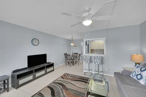 371 Durham L Circle Deerfield Beach FL 33442