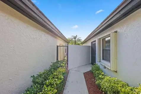 61 N Ironwood Way Palm Beach Gardens FL 33418
