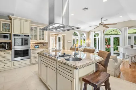 802 Ne 2nd Street Delray Beach FL 33483