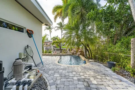 851 Se 5th Avenue Pompano Beach FL 33060