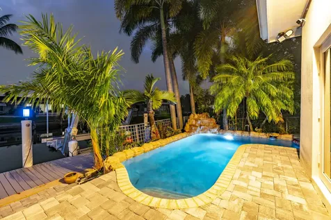 851 Se 5th Avenue Pompano Beach FL 33060