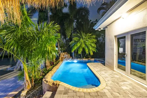 851 Se 5th Avenue Pompano Beach FL 33060