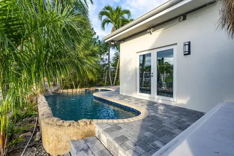 851 Se 5th Avenue Pompano Beach FL 33060