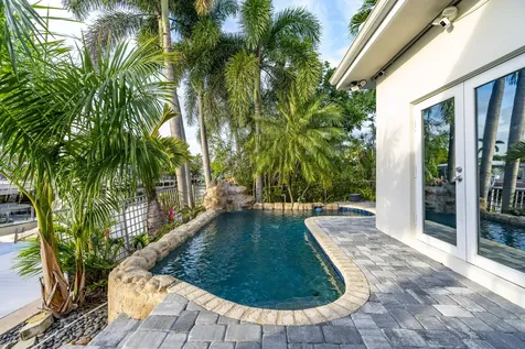 851 Se 5th Avenue Pompano Beach FL 33060