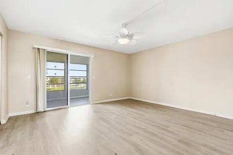 4067 Yarmouth D Boca Raton FL 33434