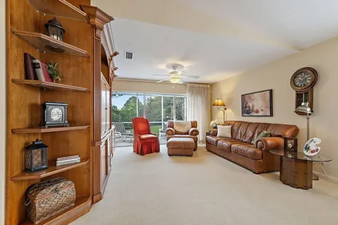 9054 Se Hawks Nest Court Hobe Sound FL 33455