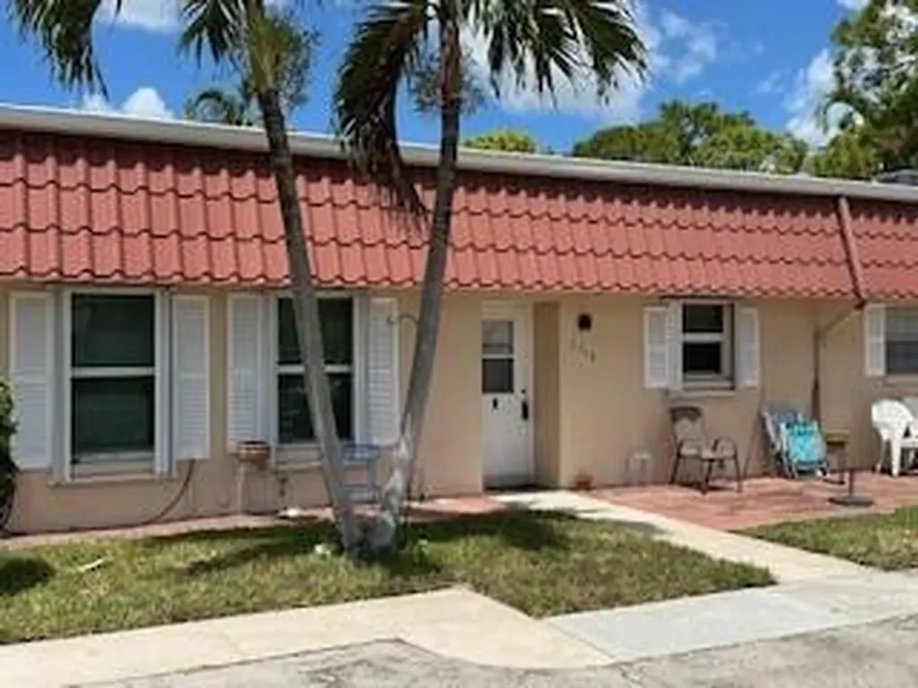 676 Laconia Circle Lake Worth FL 33467