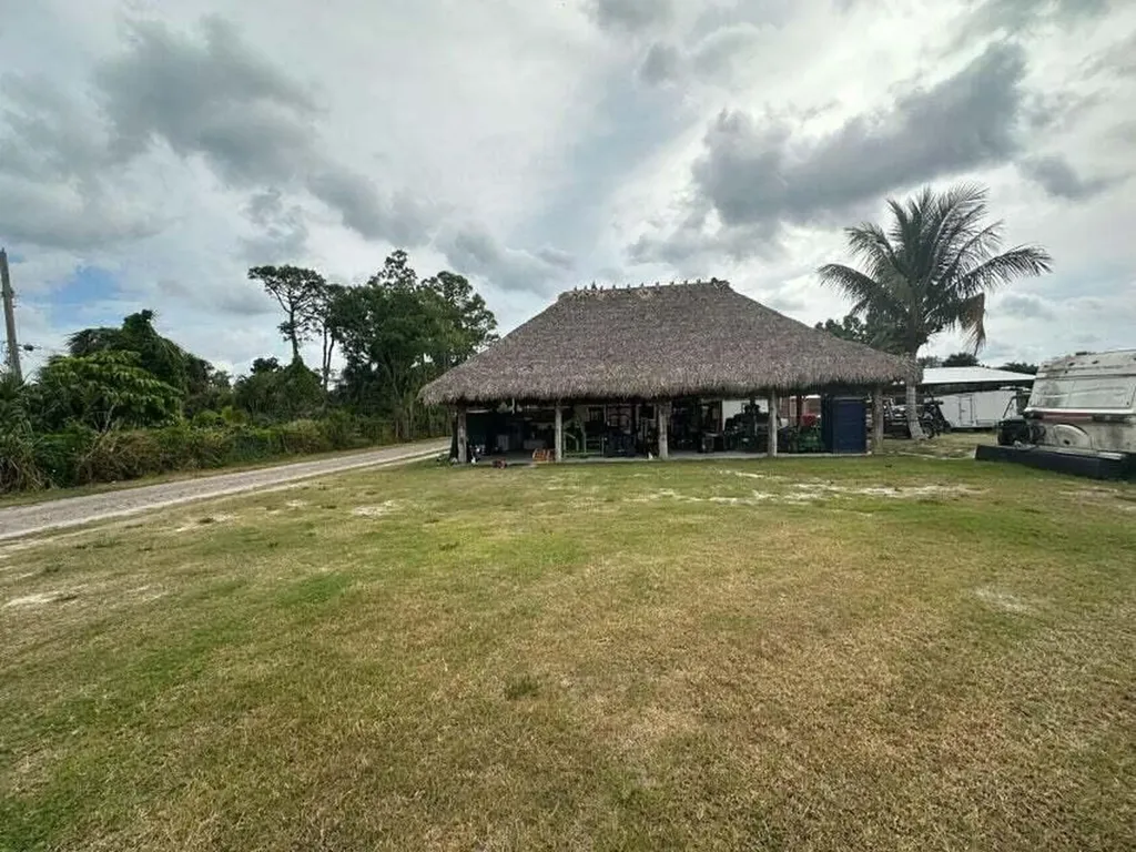 3525 D Road Road Loxahatchee Groves FL 33470