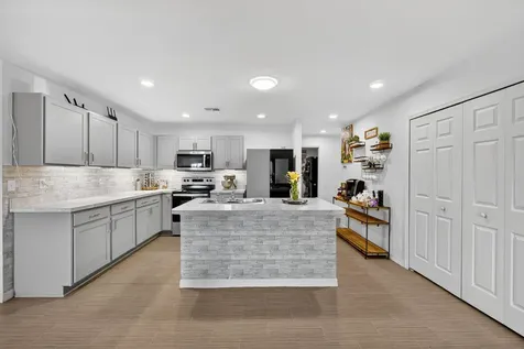 644 SW Hoffenberg Avenue Port Saint Lucie FL 34953