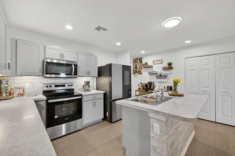 644 SW Hoffenberg Avenue Port Saint Lucie FL 34953