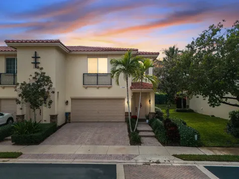 106 S Longport Circle Delray Beach FL 33444