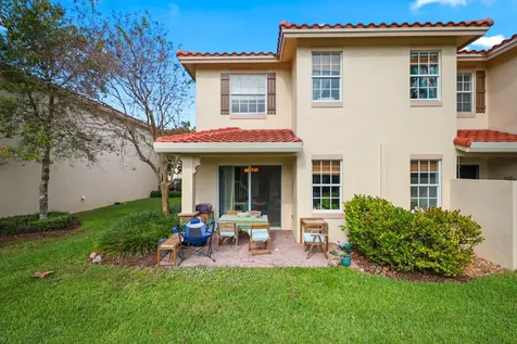 106 S Longport Circle Delray Beach FL 33444