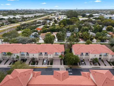106 S Longport Circle Delray Beach FL 33444