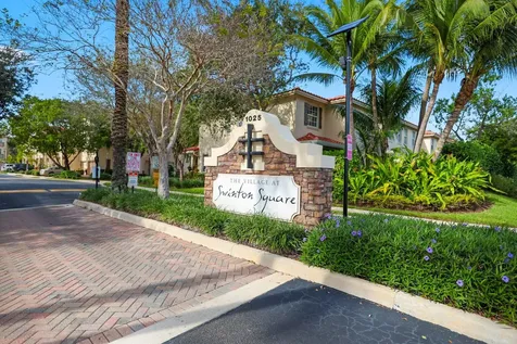 106 S Longport Circle Delray Beach FL 33444