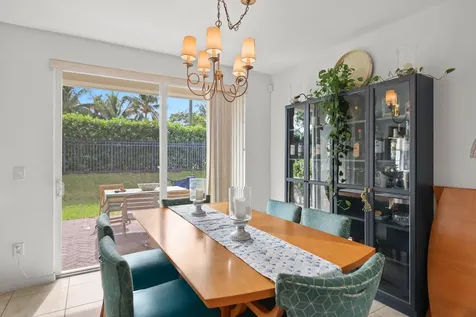 106 S Longport Circle Delray Beach FL 33444