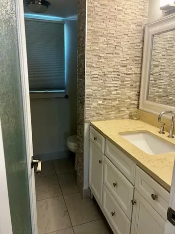 3755 Via Poinciana Lake Worth FL 33467