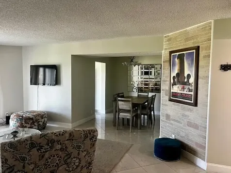 3755 Via Poinciana Lake Worth FL 33467