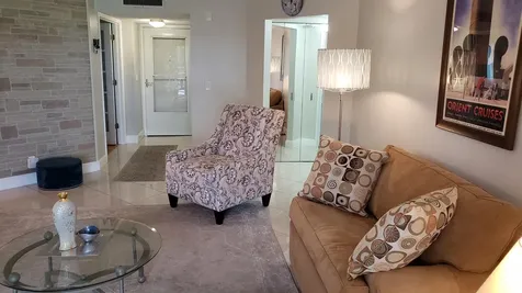 3755 Via Poinciana Lake Worth FL 33467