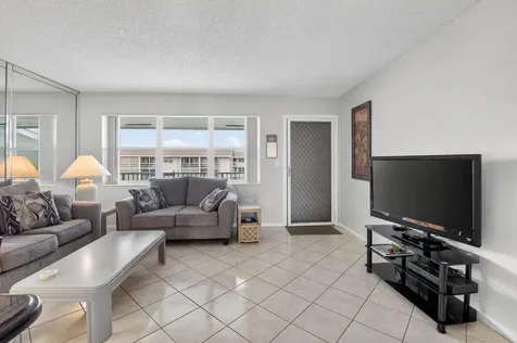 770 Horizons Boynton Beach FL 33435