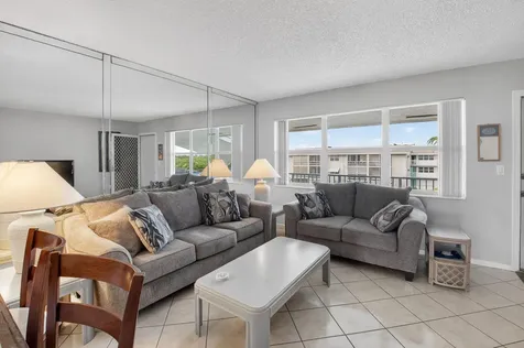 770 Horizons Boynton Beach FL 33435