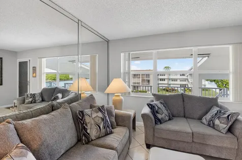 770 Horizons Boynton Beach FL 33435