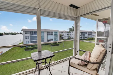 770 Horizons Boynton Beach FL 33435