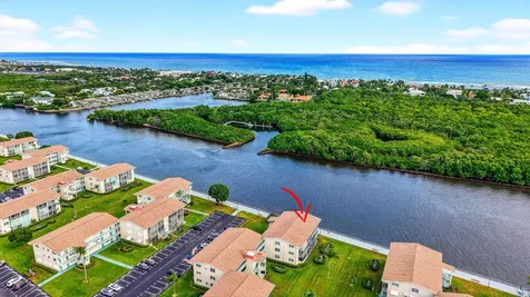 770 Horizons Boynton Beach FL 33435
