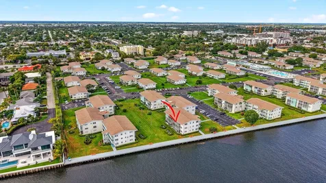770 Horizons Boynton Beach FL 33435
