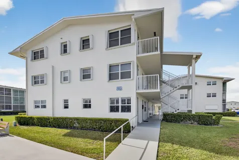 770 Horizons Boynton Beach FL 33435