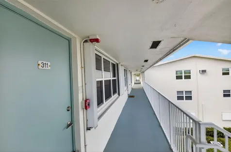 770 Horizons Boynton Beach FL 33435