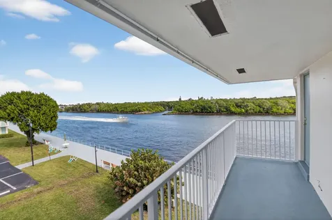 770 Horizons Boynton Beach FL 33435