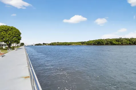 770 Horizons Boynton Beach FL 33435